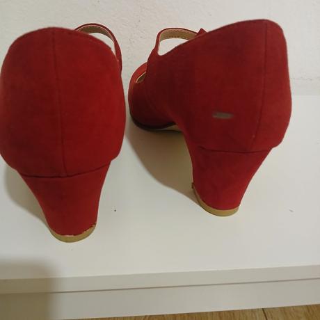 Červené semišové topánky, graceland,39