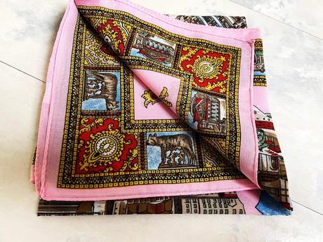 Šatka s motívmi ríma, l