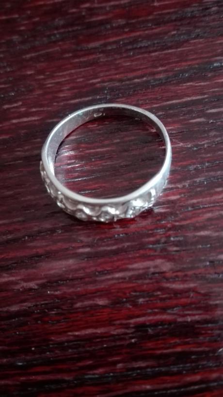 Strieborny prsten, 