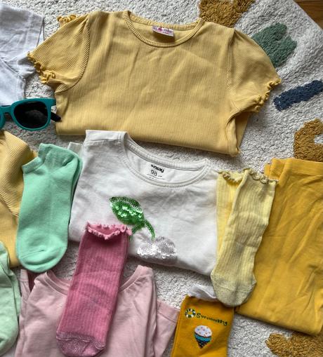 Balík 13 ks, tričká, legíny, ponožky, veľkosť 98, 86–98