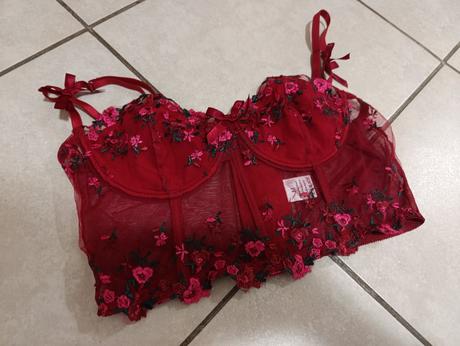 Kvietkovaný korzet, m