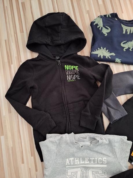 Mikiny veľ.122-128 7ks, 122–134