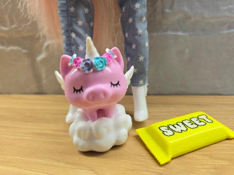 Barbie s prasiatkom,