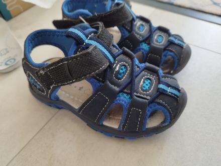 Sandále ako nové, 23