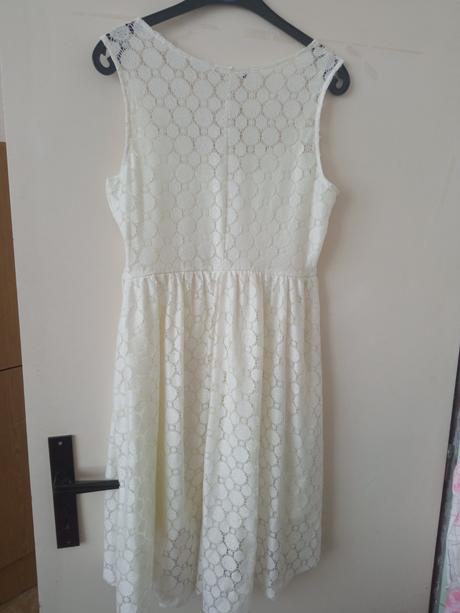 Čipkované šaty, m