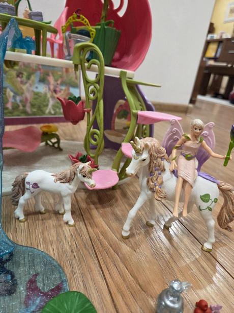 Schleich trblietajúci kvetinový dom 42445, 