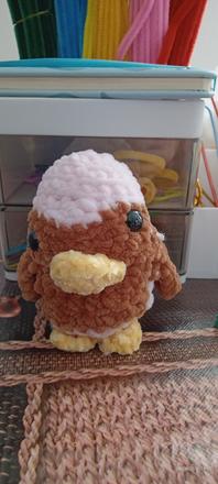 Hnedo ružová uháčkovaná sova, 