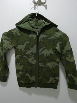 Maskáčový sveter s dinosaurami, 98