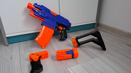 Nerf elite stryfe cq10 na baterky, 