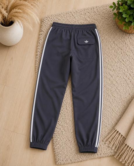 Adidas originals prekrasne damske teplaky, adidas,38 / 40 / l / m