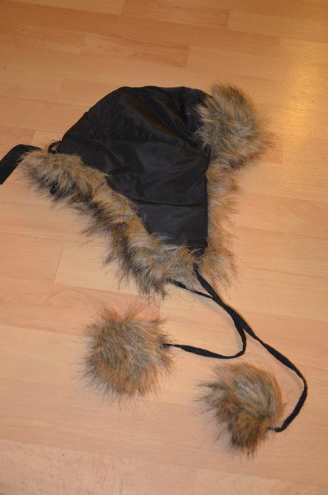 Tepla čiapka baranica s kožušinkou a brmbolcami, h&m,xs