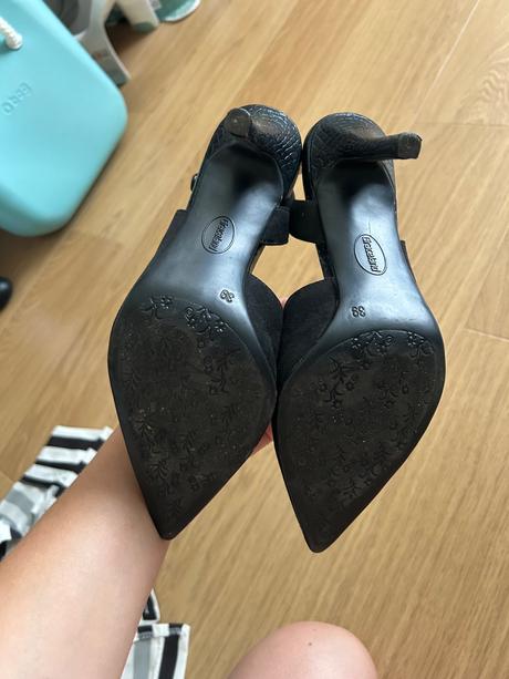 Čierne lodičky, graceland,39