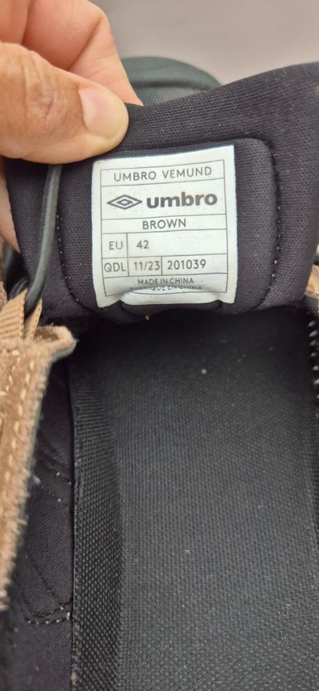 Tenisky, umbro,42