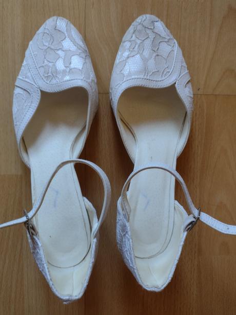 Biele topánočky, 35