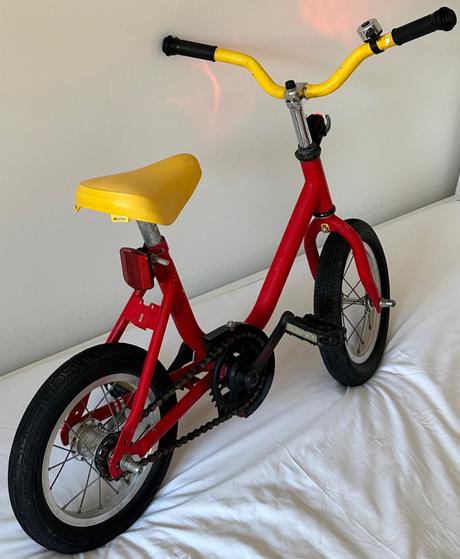 Starší červený bike 12, 12
