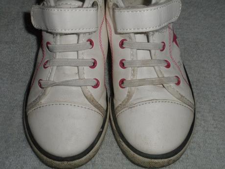 Členkové tenisky, 27