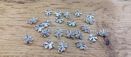Prívesok štvorlístok 15 x 10 mm, 
