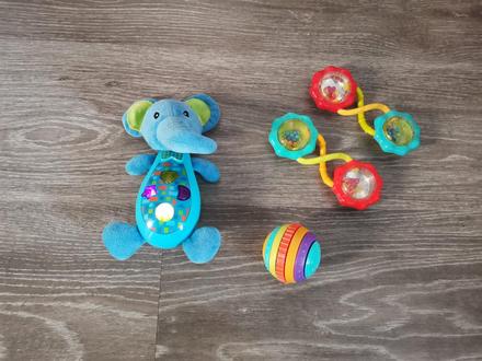 Set prvých hračiek,