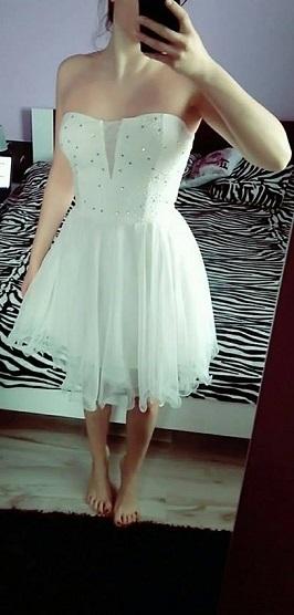 Maslovo-biele elegantné šaty, m