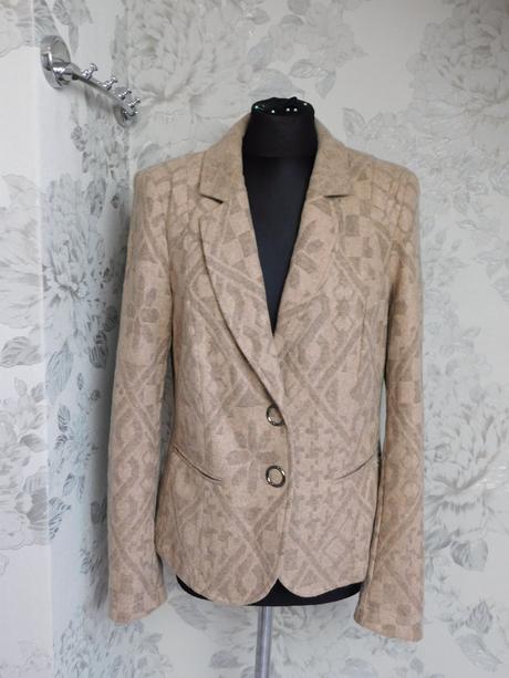 Luxusny damsky vlneny blejzer, 42