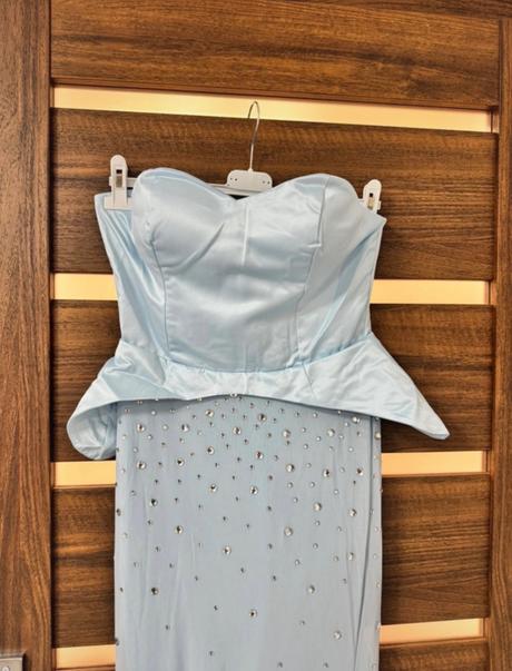 Modré plesové saty s peplum volánom, s