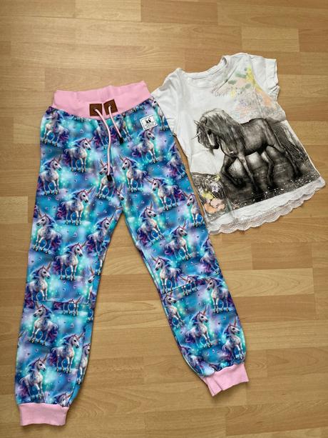 Teplaky jednorozec + zadarmo tricko, 122 / 128