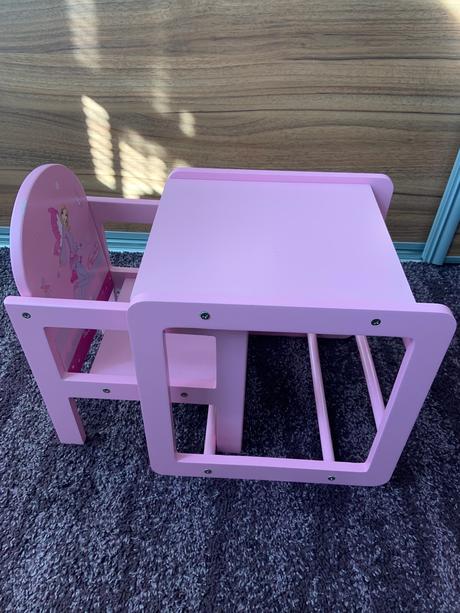 Stolička so stolíkom pre bábiky,