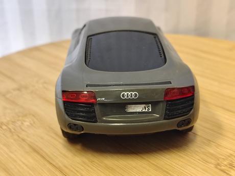 Retro auto audi r8 v10 1/24, dickie toys 2009/2010,