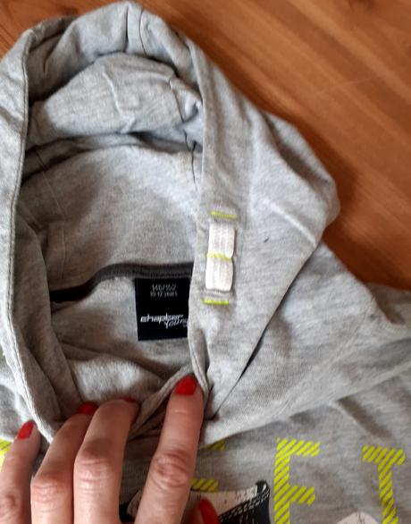 Chlapcenska mikina, chapter young,146