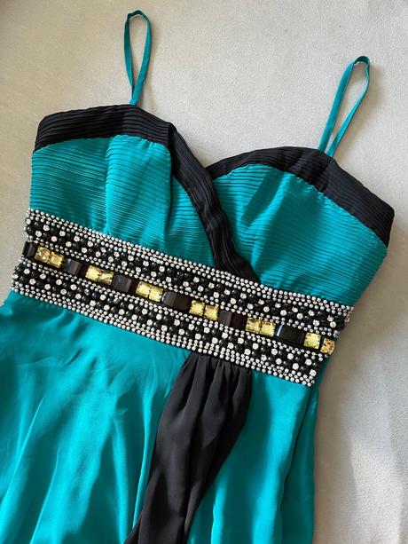 Spoločenské šaty, m