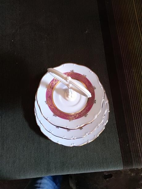 Dvojposchodovy tanier, 