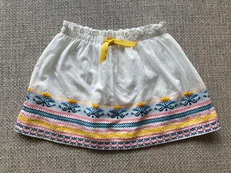 Nádherná suknička, zara,104