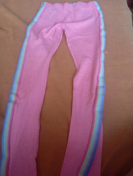 Kraťasy 134/140 6ks+legíny dlhé, 134