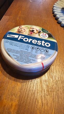 Foresto obojok proti kliestom a blcham do 8kg,