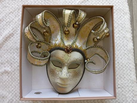 Benátska maska so zvončekmi, 