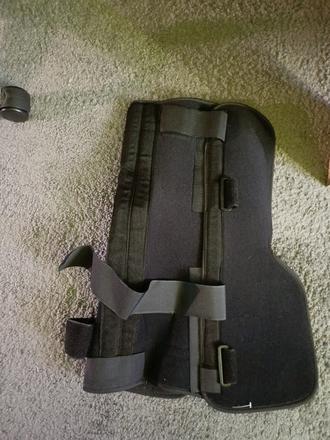 Nastaviteľná ortéza na nohu, 