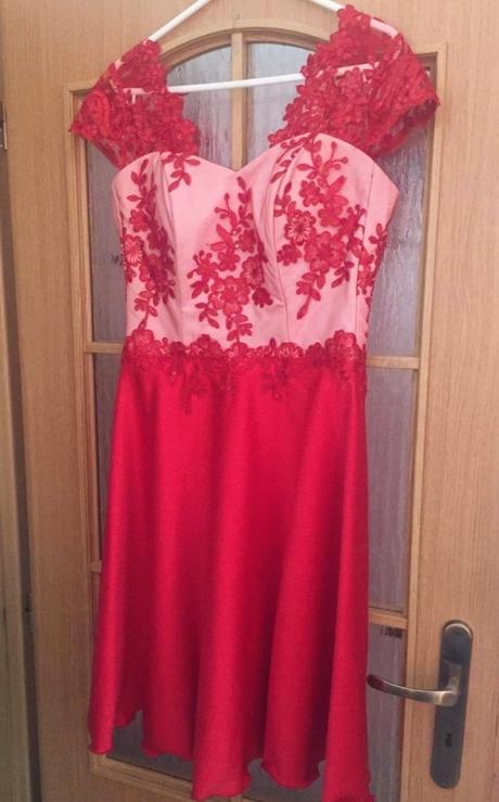 Červené dámske šaty, m