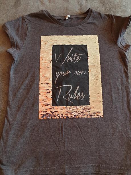 Dievčenské tričko, 158