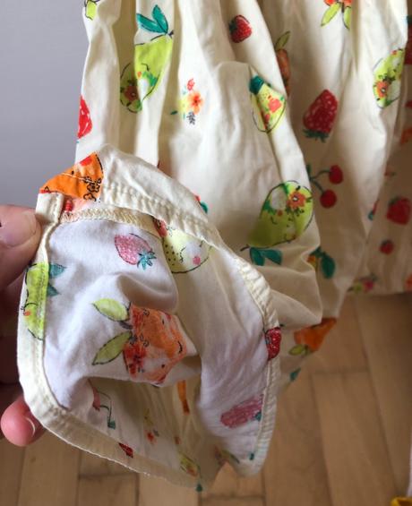 Bledožlté šaty s ovocím, 104/110, 104