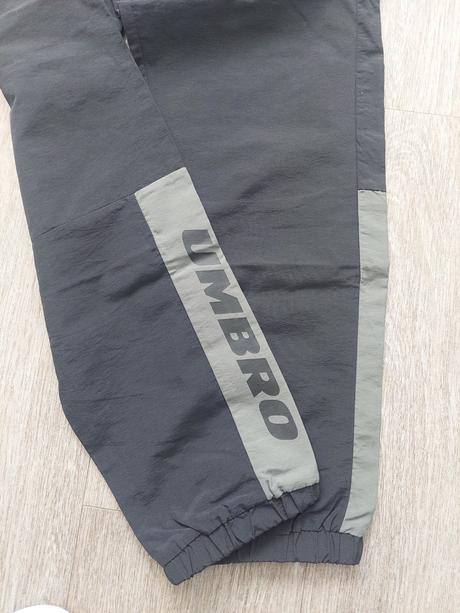Šuštak nohavice, teplaky, umbro,s