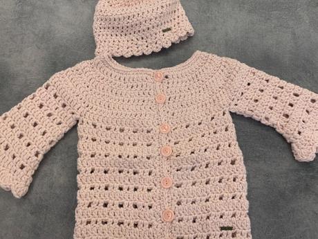 Háčkované svetríky, 98