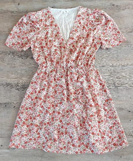 Romantické šaty s ružičkami, s