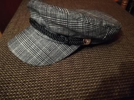 Čiapka námorníckeho typu, chantall