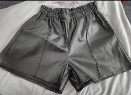 Koženkové šortky, m