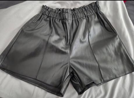 Koženkové šortky, m