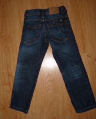 Tmavomodre, hema,110