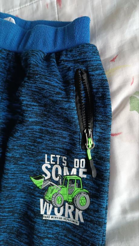 Chlapčenské tepláky, 110