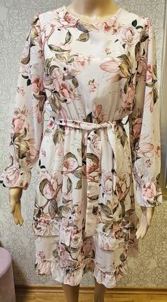 Šaty s volánmi, 38