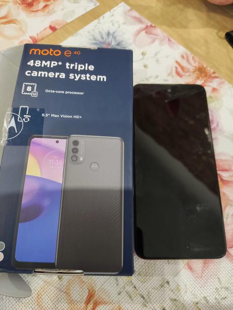 Motorola e 40, top stav,