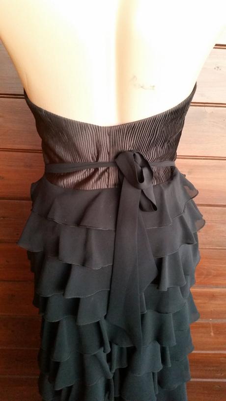 Šaty s volánmi, 36